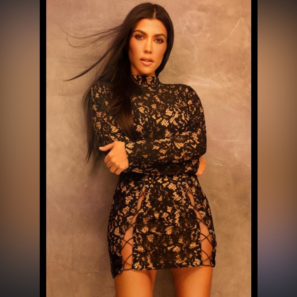 Pretty Little Thing Black Lace Eyelet Extreme Split BodyCon Dress - Picture 9 of 9